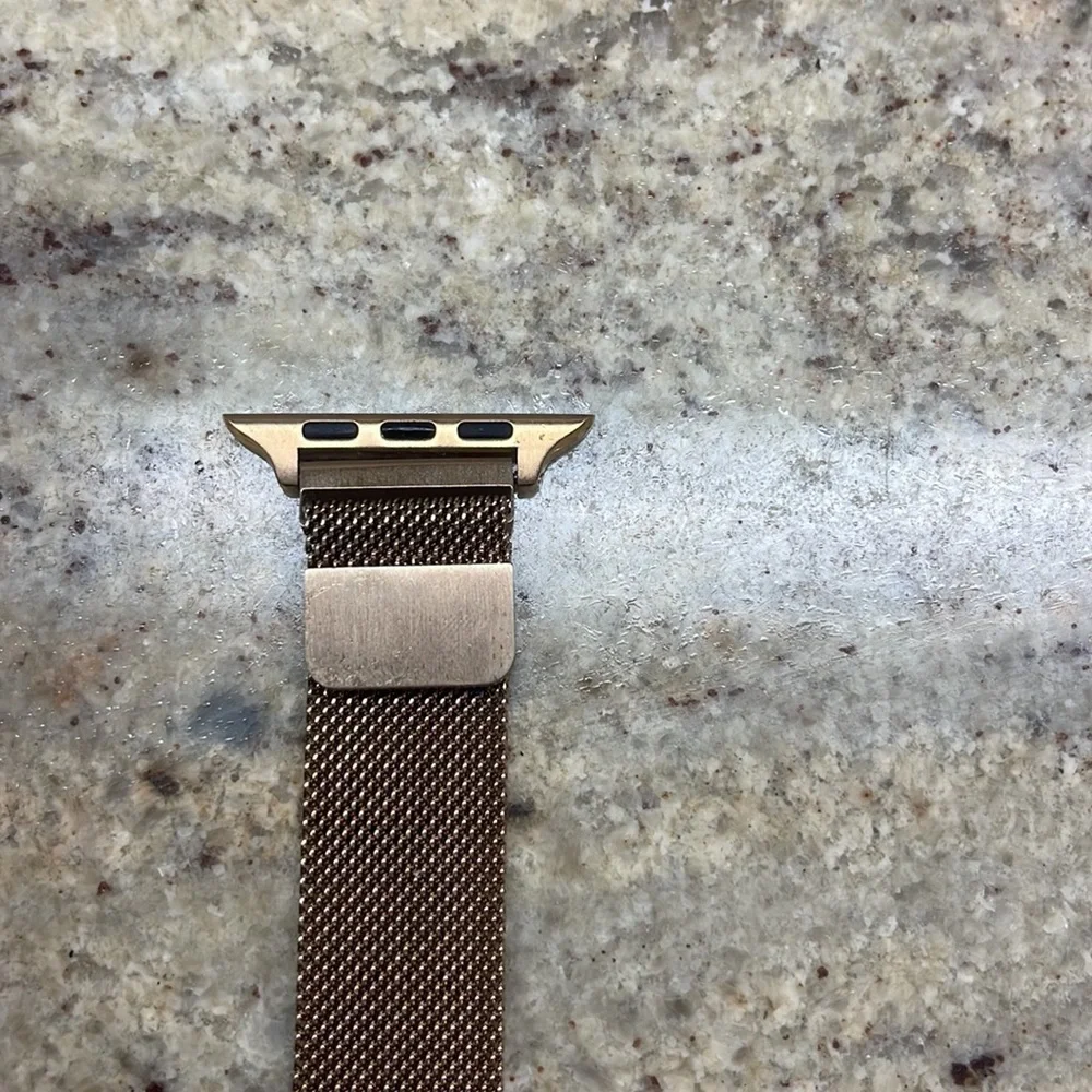 Delilah Purple Silicone Apple Watch Band 38mm 40mm 41mm Rose Gold Mesh Band